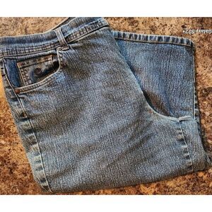 26  Gloria Vanderbilt women's crop jeans